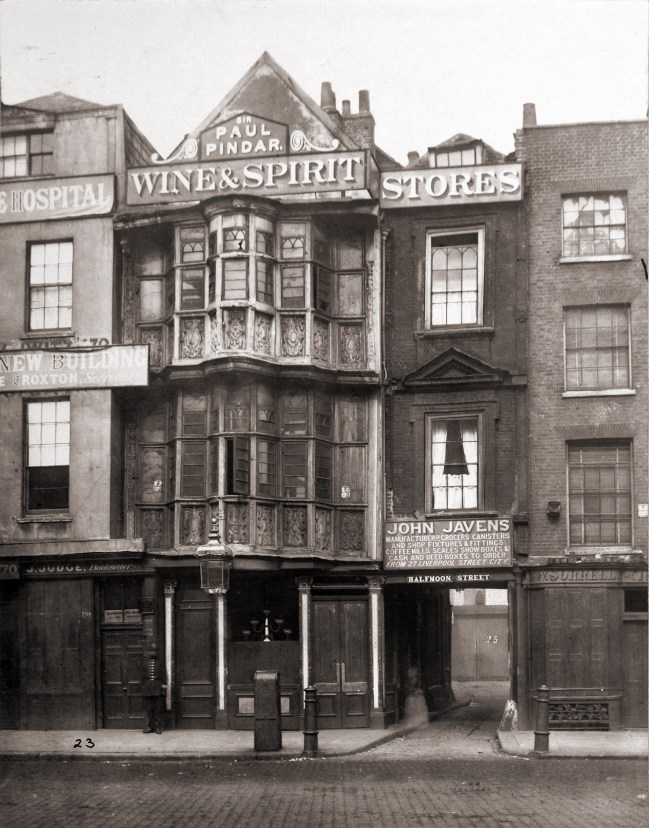 The "Paul Pindar's Head Tavern" in Bishopsgate Street, London, c.1890. Note the signed entrance to Half Moon Street (i.e. originally Half Moon Alley) on the right hand side of the house front.