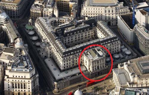 An aerial view of the west end of Threadneedle Street showing the new Royal Echange building plus the south facing view of the Bank of England. The Crown tavern was located to the right hand side of the Bank of England's main entrance which is marked in red