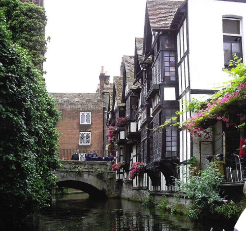 The early 16th century Weaver’s House in Canterbury was once occupied by Huguenot weavers and remains as a permanent reminder of the City’s history with French Protestant refugee community